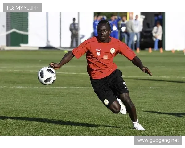 前塞内加尔主帅盛赞马内球队之魂